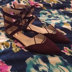 Maroon pointed flats
